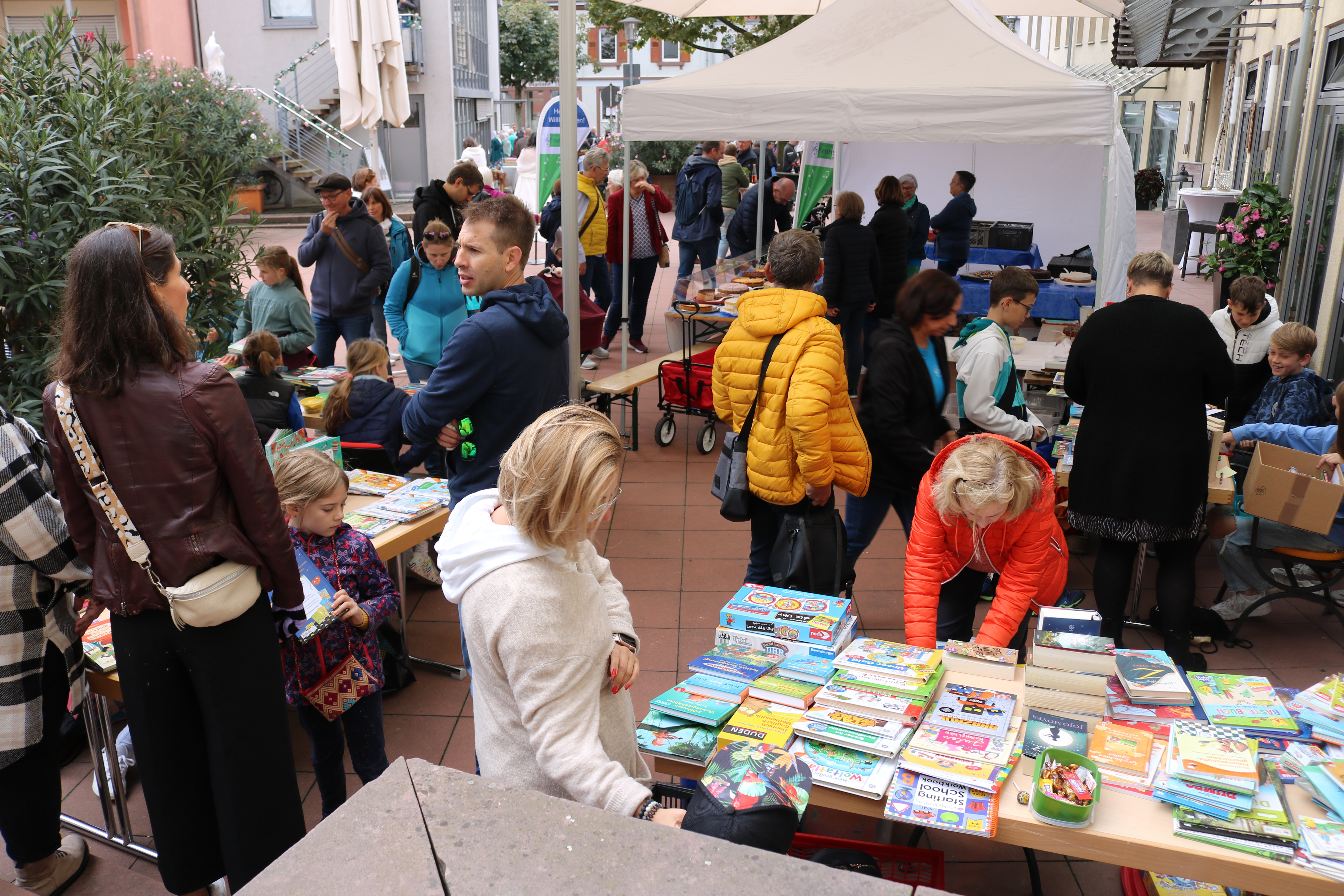  Bild: Bücherflohmarkt 