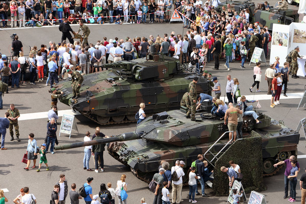 „Wir sind da“: Tag der Bundeswehr in Bruchsal