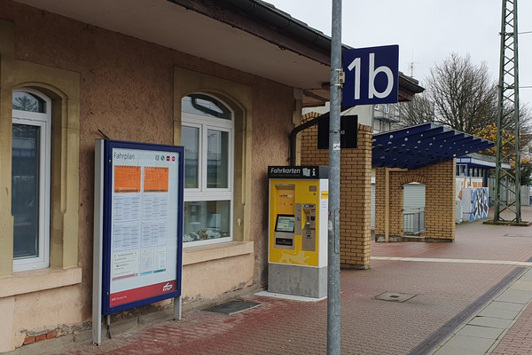 Die neuen Fahrkartenautomaten am Bahnhof sind einsatzbereit